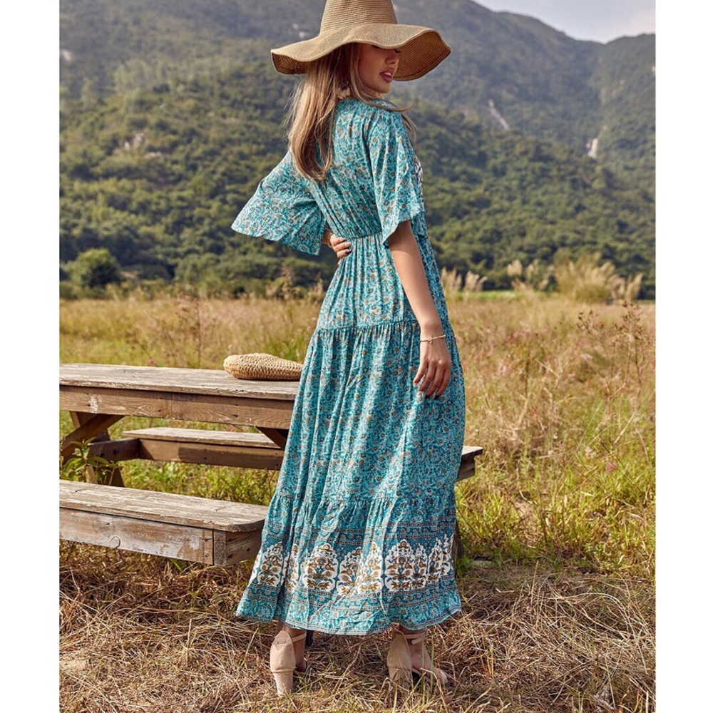 🦋 BLUE FLORAL BOHO MAXI DRESS! - Picture 3 of 15